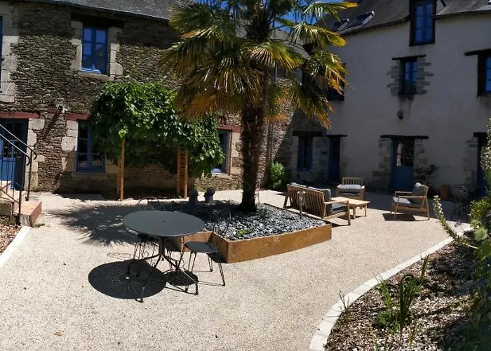 La Cour Des Ursulines